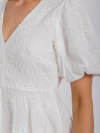 WOMEN'S SHORT PUFF SLEEVE V-NECK DETAILED FIT & FLARE MINI DRESS
