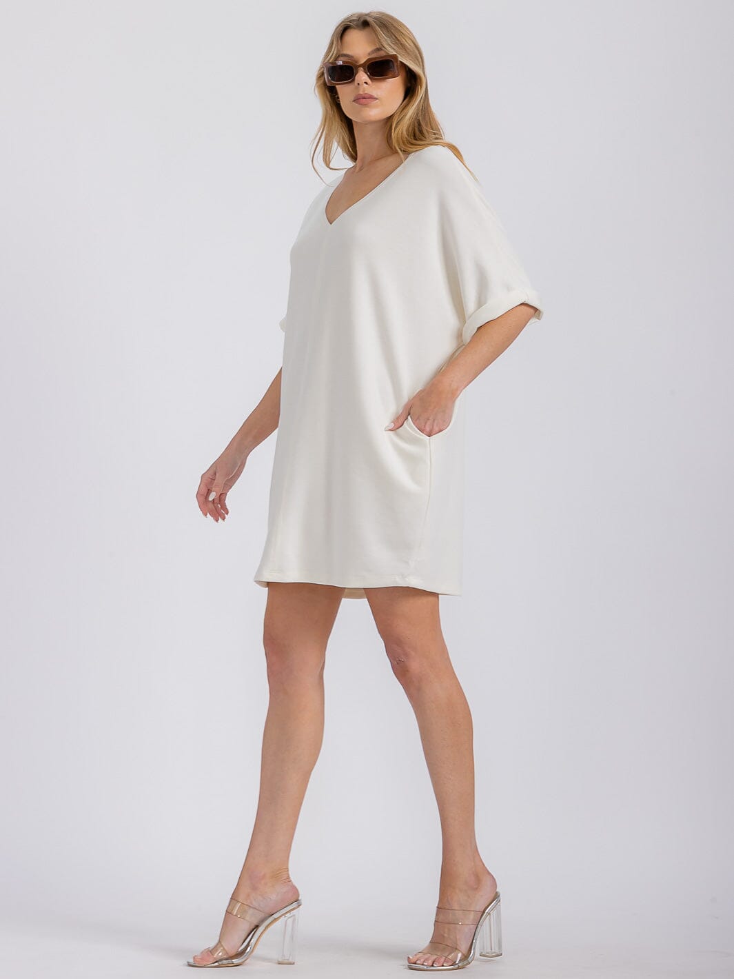 WOMEN'S SHORT SLEEVE FRONT POCKETS V-NECK TUNIC MINI DRESS