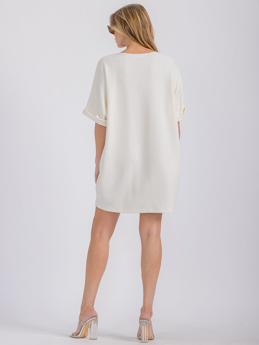 WOMEN'S SHORT SLEEVE FRONT POCKETS V-NECK TUNIC MINI DRESS