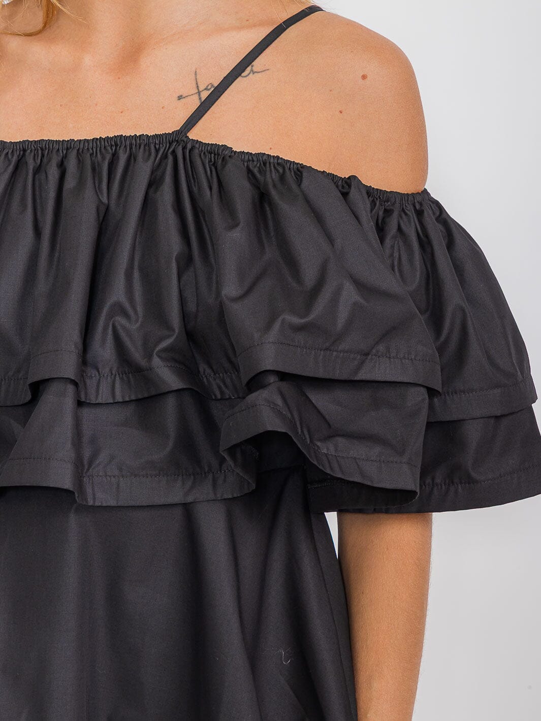 WOMEN'S OFF SHOULDER TIERED RUFFLE BLOUSE
