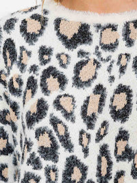 WOMEN'S LONG SLEEVE ANIMAL PRINT PULLOVER SWEATER
