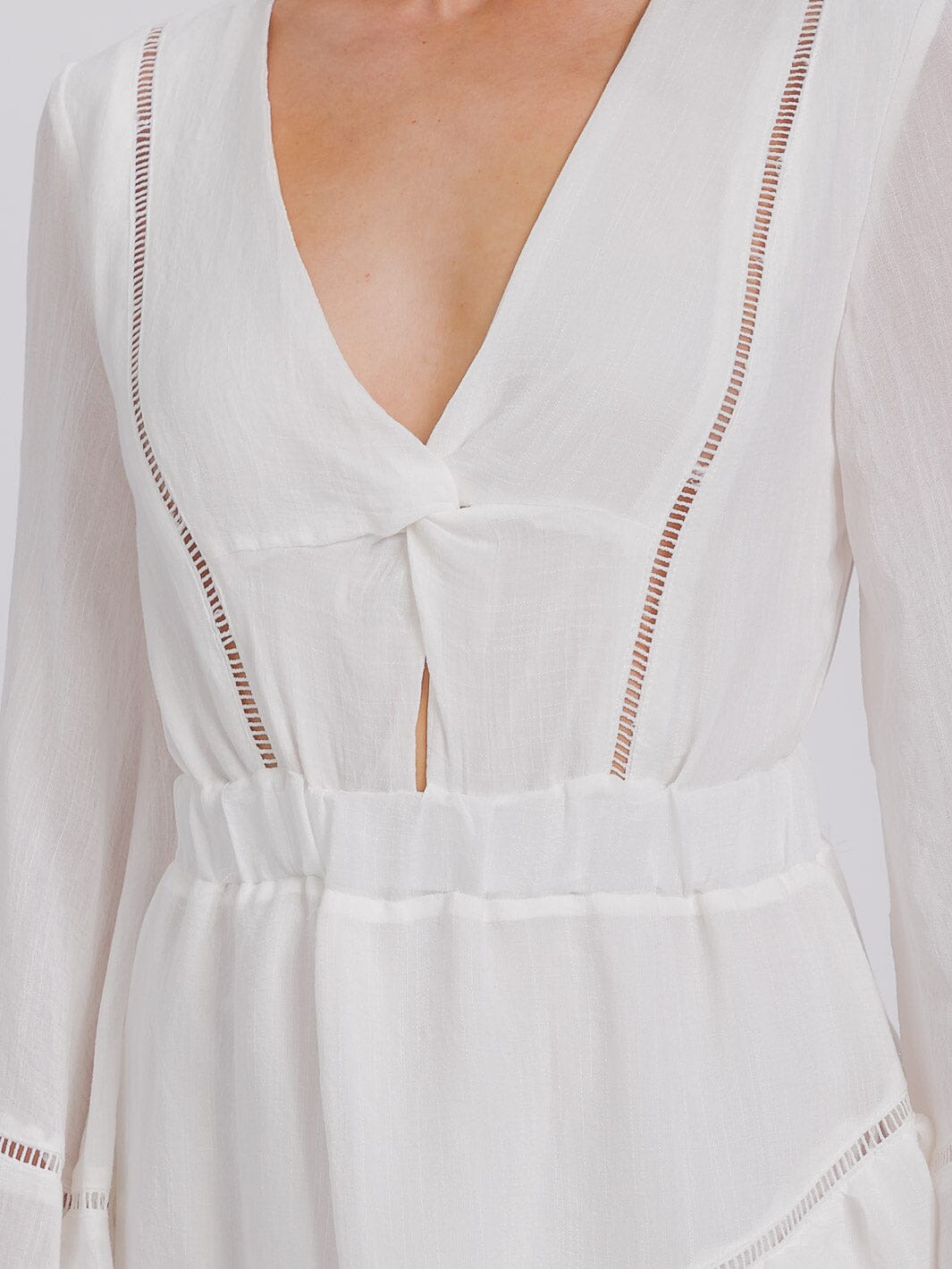 WOMEN'S LONG SLEEVE V-NECK CUT OUT ELASTIC WAIST RUFFLE MINI DRESS