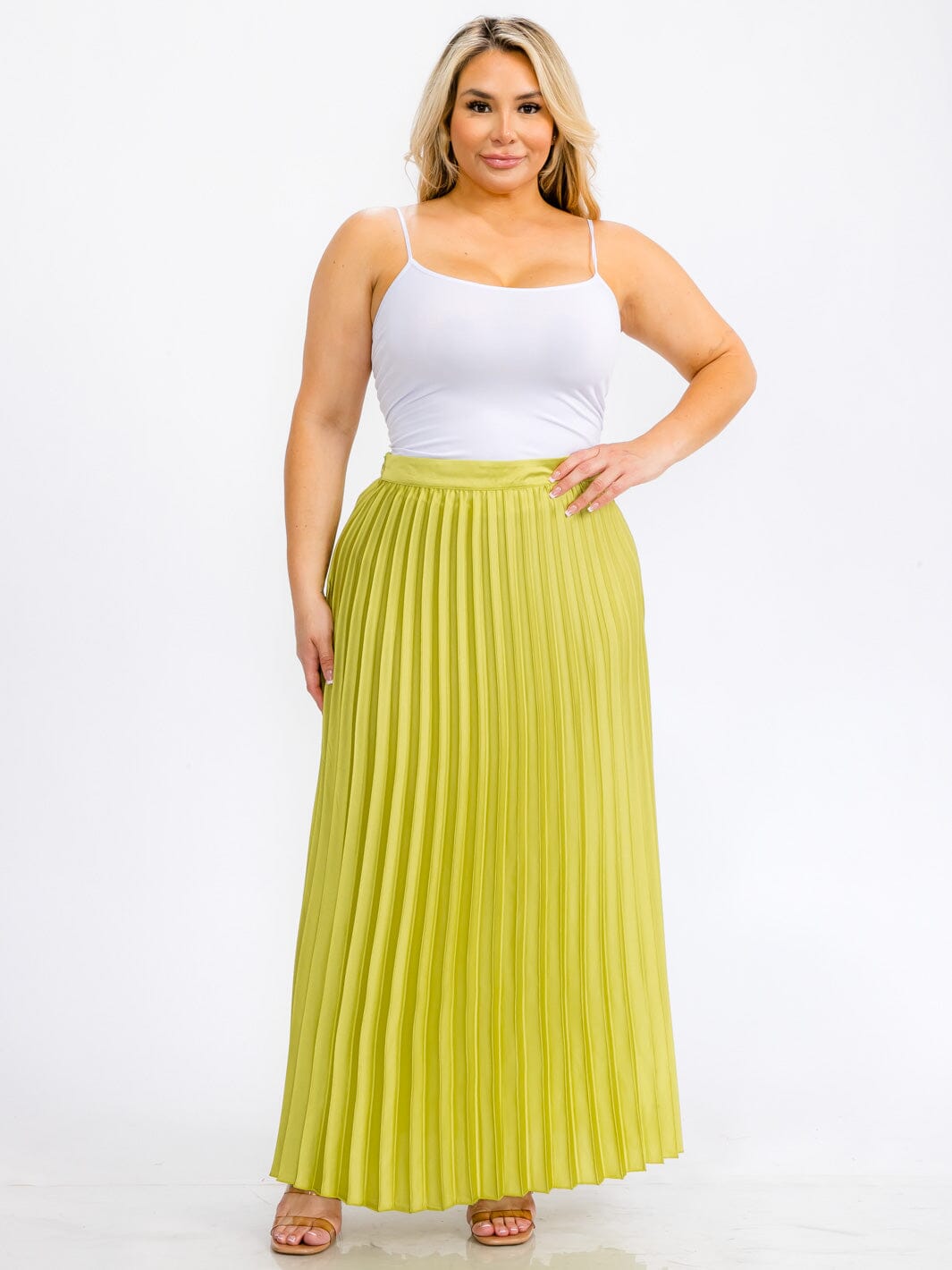 PLUS SIZE ZIPPER CLOSURE PLEATED MAXI SKIRT