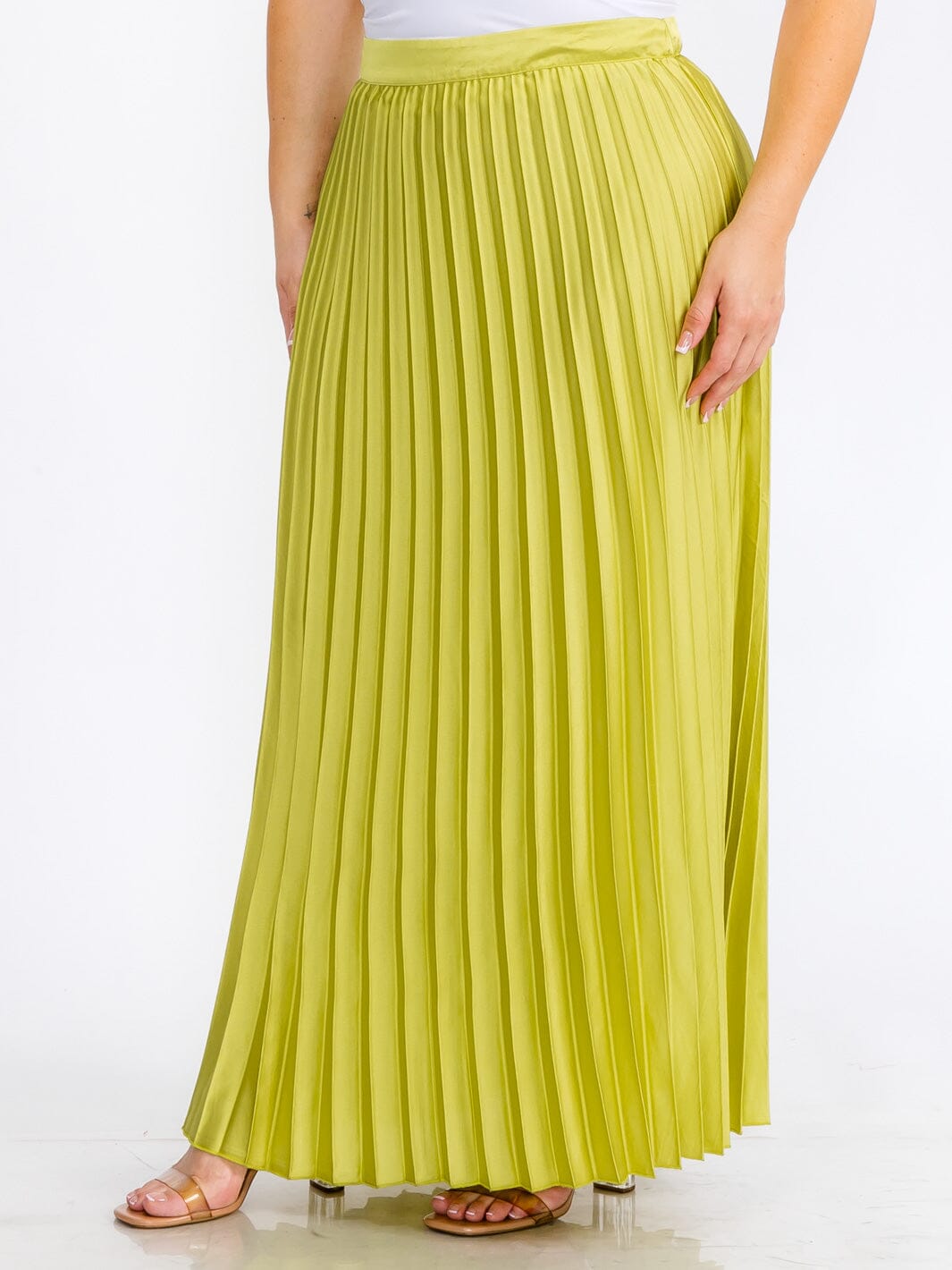 PLUS SIZE ZIPPER CLOSURE PLEATED MAXI SKIRT