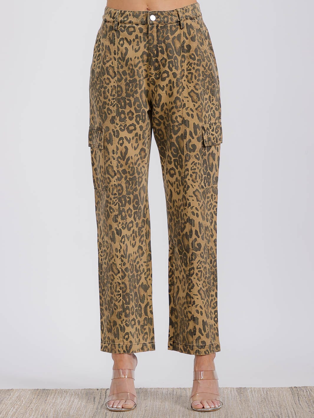 WOMEN'S BUTTON CLOSURE FRONT POCKETS ANIMAL PRINT DENIM WIDE LEG PANTS