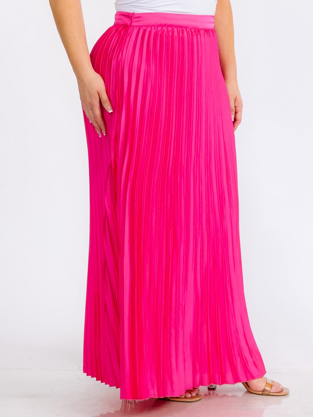 PLUS SIZE ZIPPER CLOSURE PLEATED MAXI SKIRT