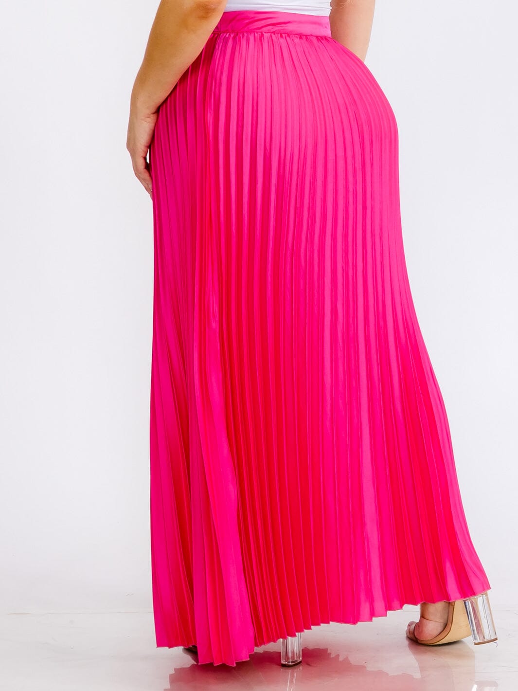 PLUS SIZE ZIPPER CLOSURE PLEATED MAXI SKIRT