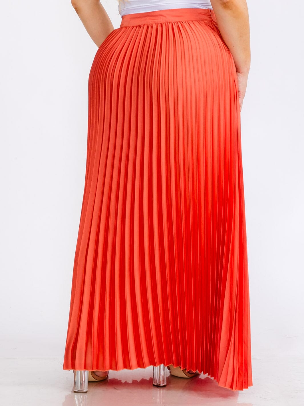 PLUS SIZE ZIPPER CLOSURE PLEATED MAXI SKIRT
