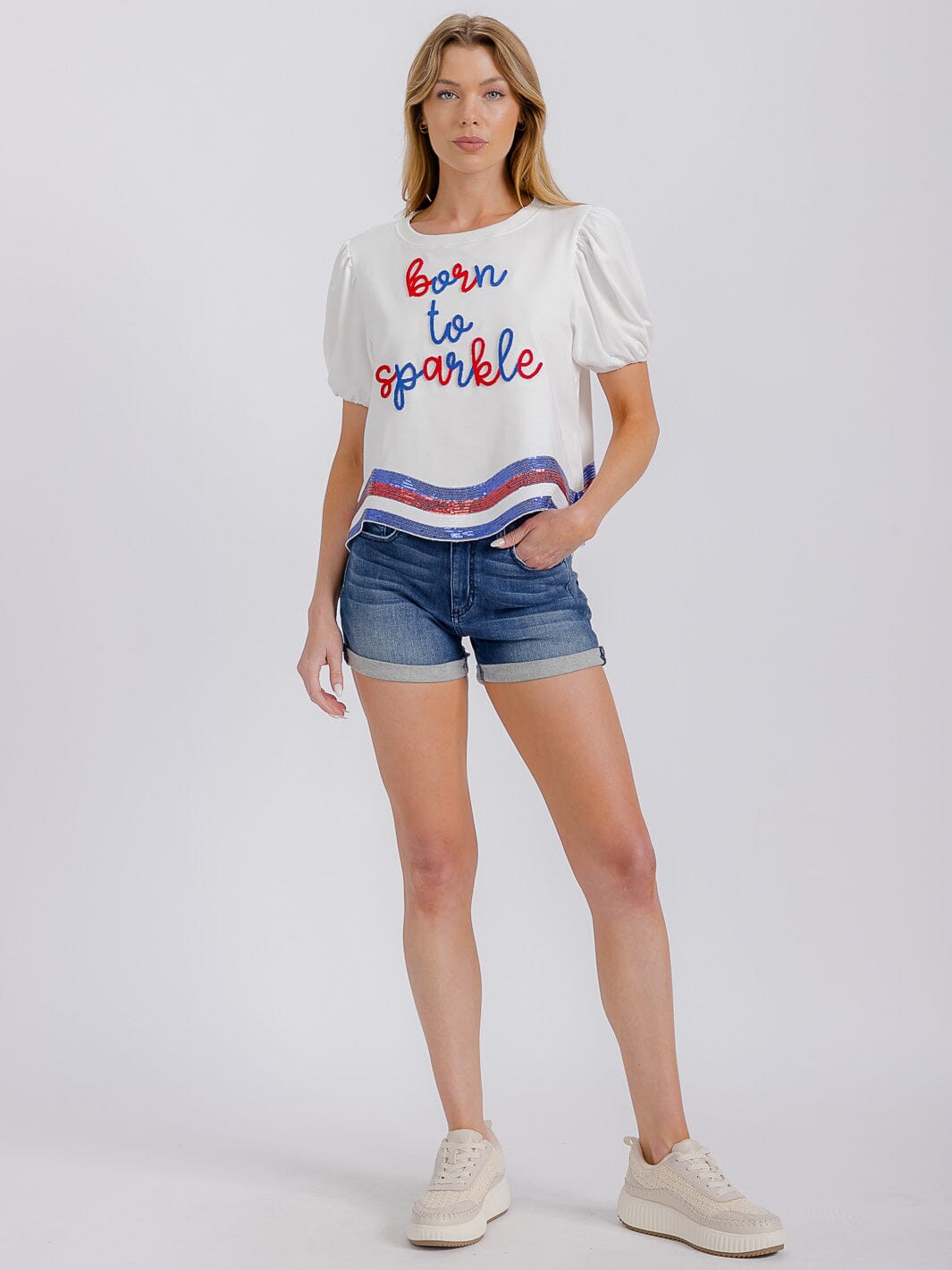 WOMEN'S SHORT SLEEVE TRIM DETAILED PATRIOTIC PRINT TOP