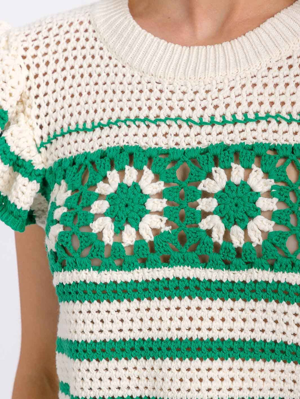 WOMEN'S SHORT RUFFLE SLEEVES COLORBLOCK KNIT TOP