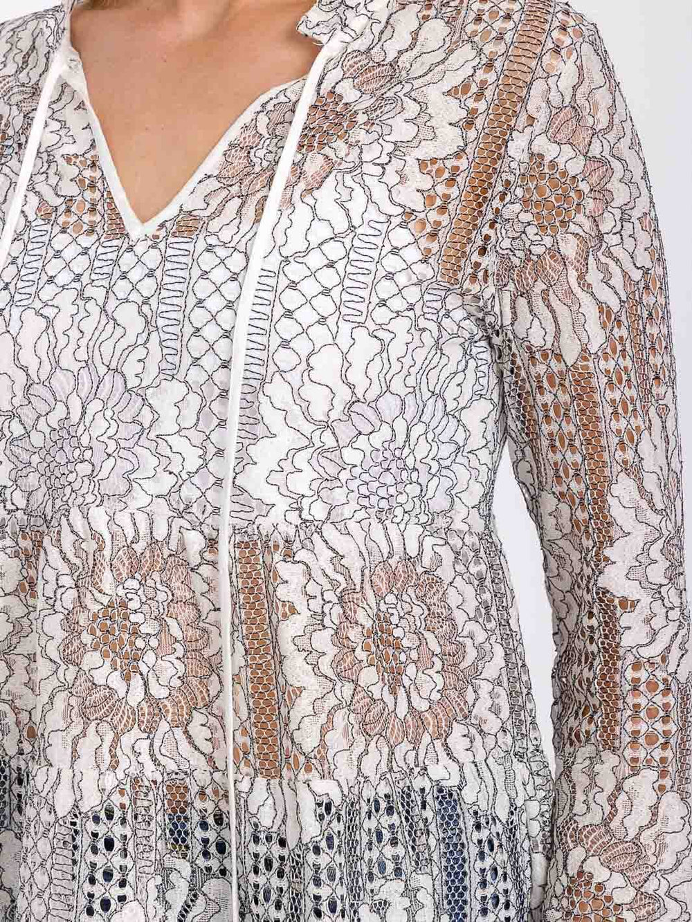 WOMEN'S LONG SLEEVE V-NECK TIERED FLORAL BLOUSE