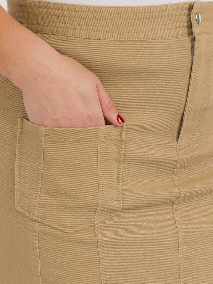 PLUS SIZE BUTTON CLOSURE FRONT POCKETS MINI DENIM SKORT