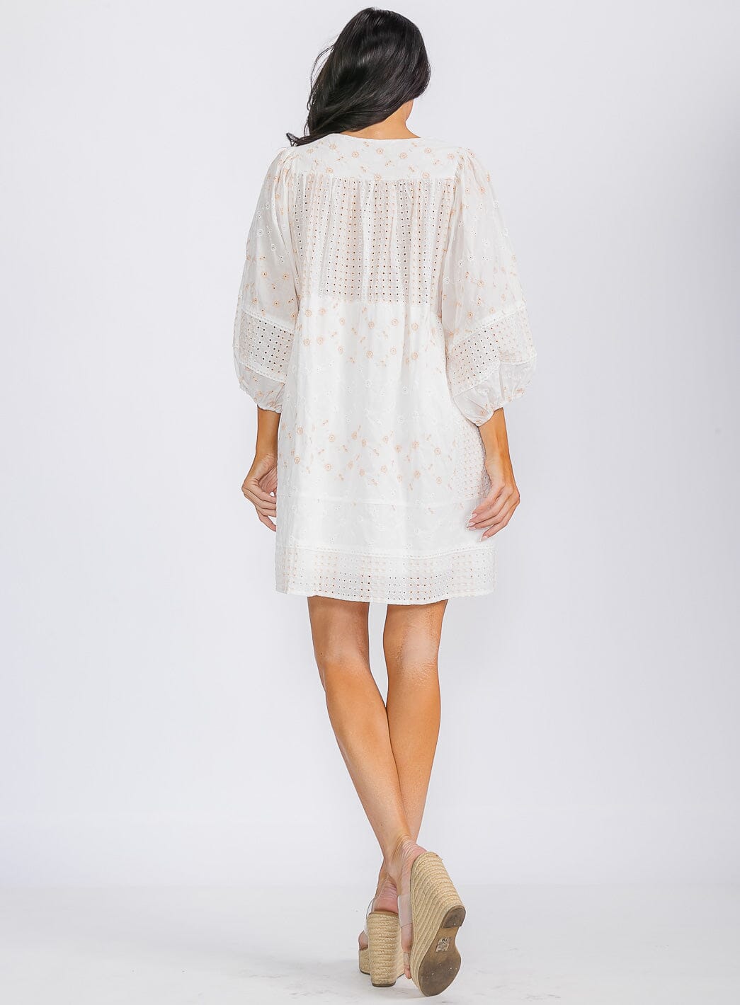 WOMEN'S 3/4 SLEEVE V-NECK FLORAL EYELET TUNIC MINI DRESS