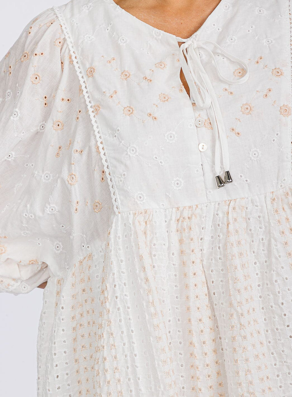 WOMEN'S 3/4 SLEEVE V-NECK FLORAL EYELET TUNIC MINI DRESS