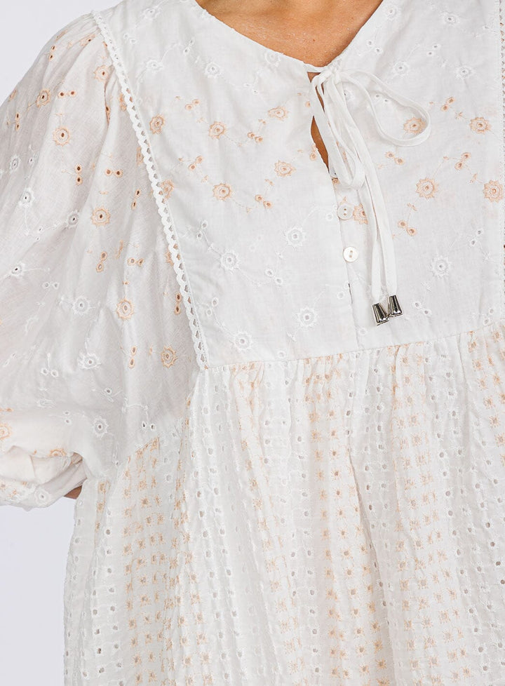 WOMEN'S 3/4 SLEEVE V-NECK FLORAL EYELET TUNIC MINI DRESS