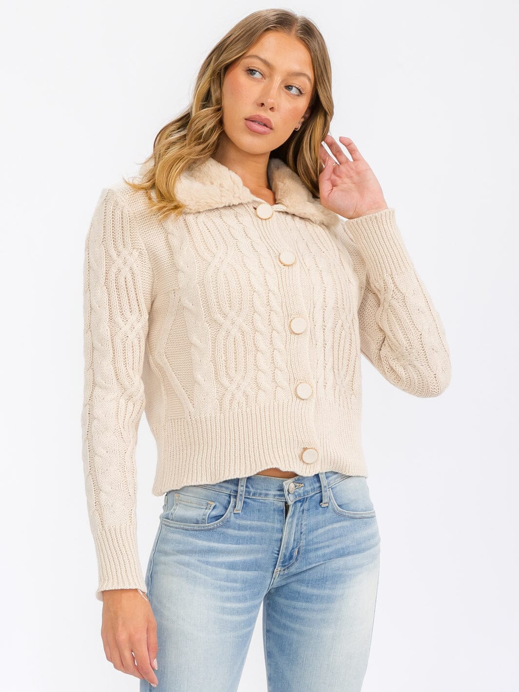 WOMEN'S LONG SLEEVE BUTTON CLOSURE CABLE KNIT SHERPA DETAILED SWEATER