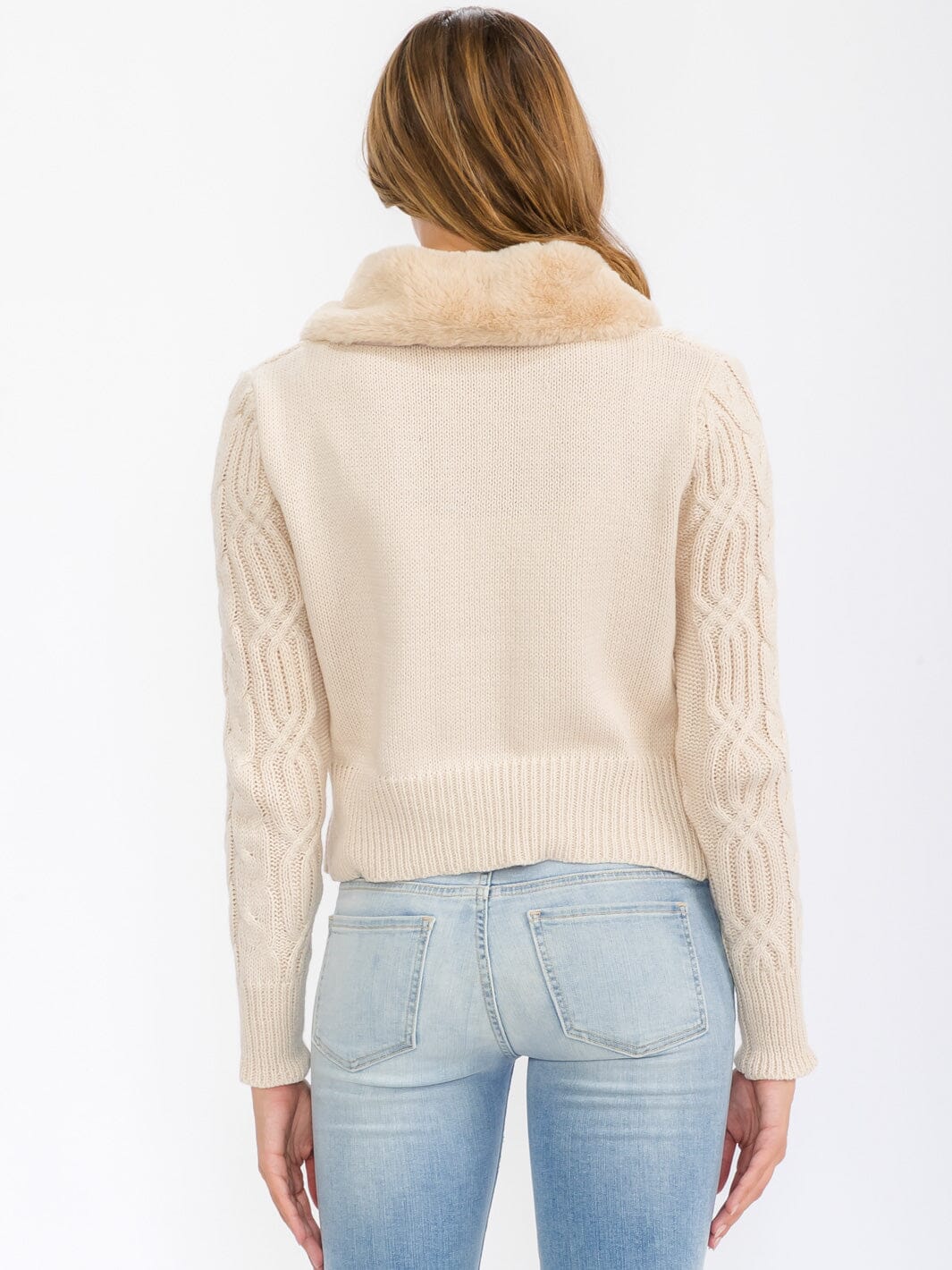 WOMEN'S LONG SLEEVE BUTTON CLOSURE CABLE KNIT SHERPA DETAILED SWEATER