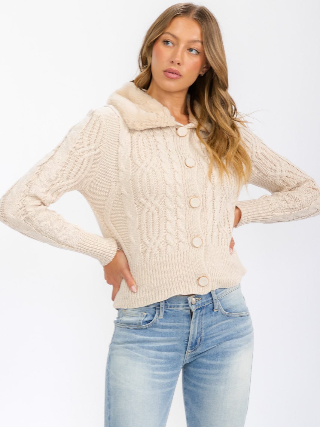 WOMEN'S LONG SLEEVE BUTTON CLOSURE CABLE KNIT SHERPA DETAILED SWEATER