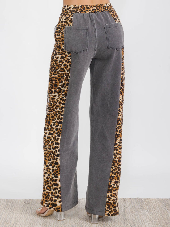 WOMEN'S ELASTIC WAIST SELF TIE POCKETS WIDE LEG ANIMAL PRINT DENIM PANTS
