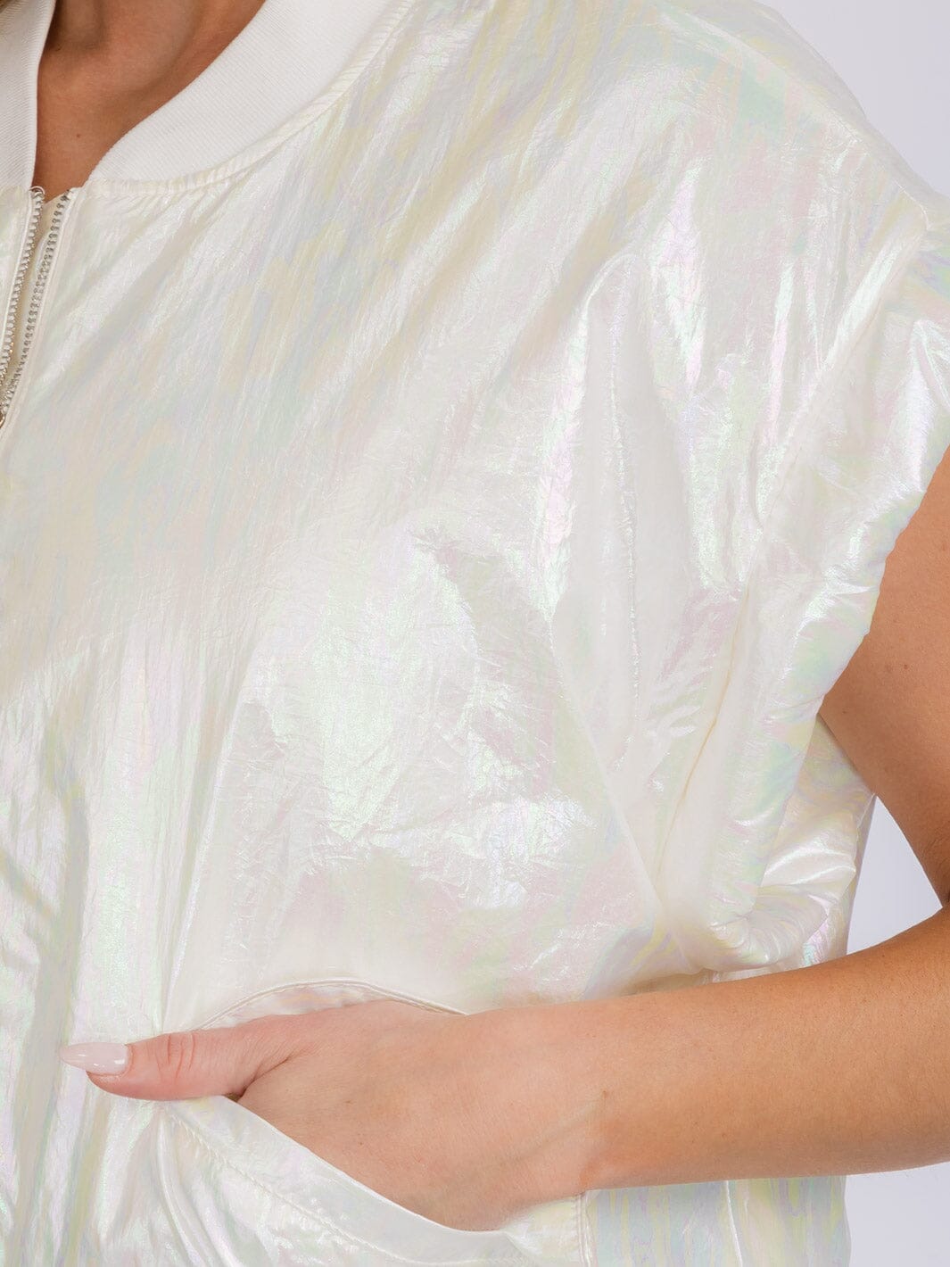 WOMEN'S SLEEVELESS ZIP UP FRONT POCKETS METALLIC VEST