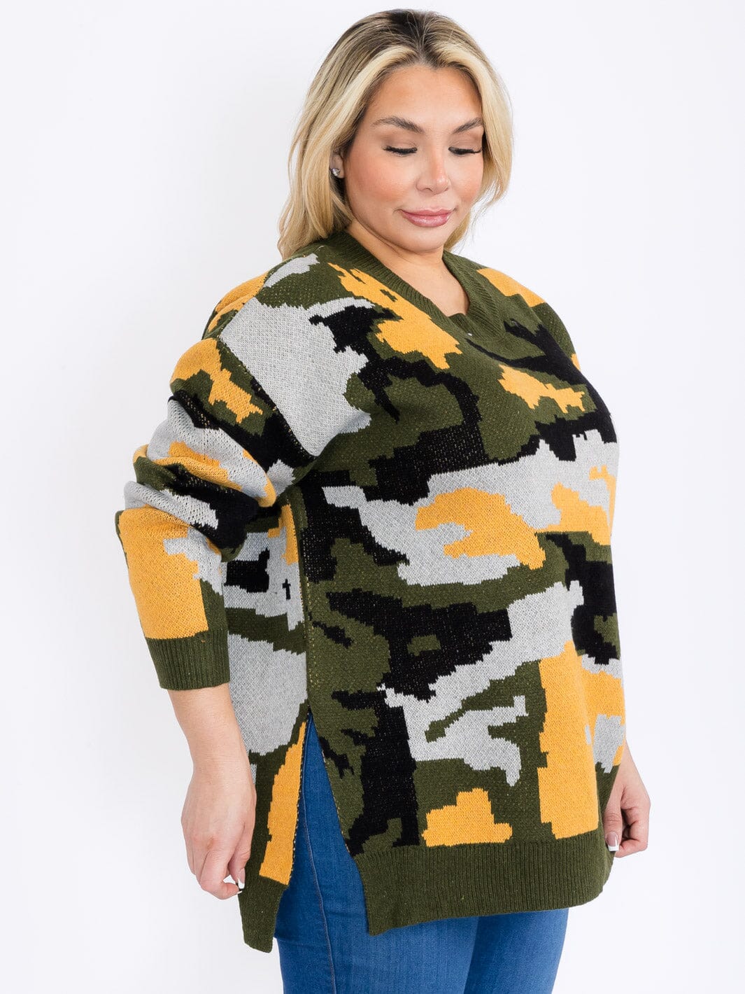 PLUS SIZE LONG SLEEVE CAMO PRINT PULLOVER SWEATER