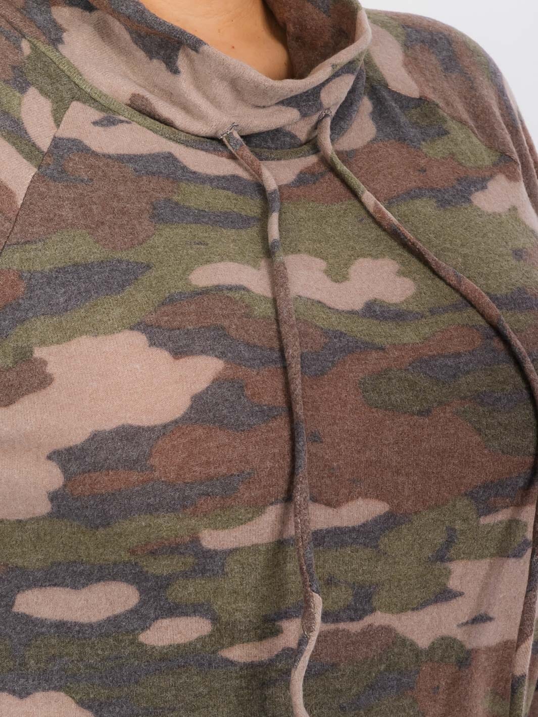 PLUS SIZE LONG SLEEVE CAMO PRINT PULLOVER TURTLE NECK SWEATER