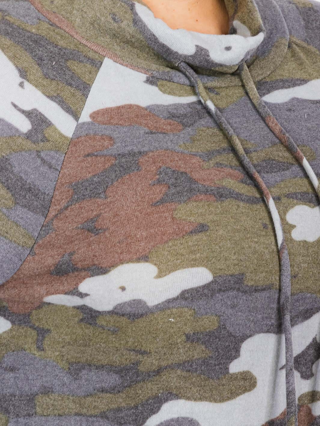 PLUS SIZE LONG SLEEVE CAMO PRINT PULLOVER TURTLE NECK SWEATER