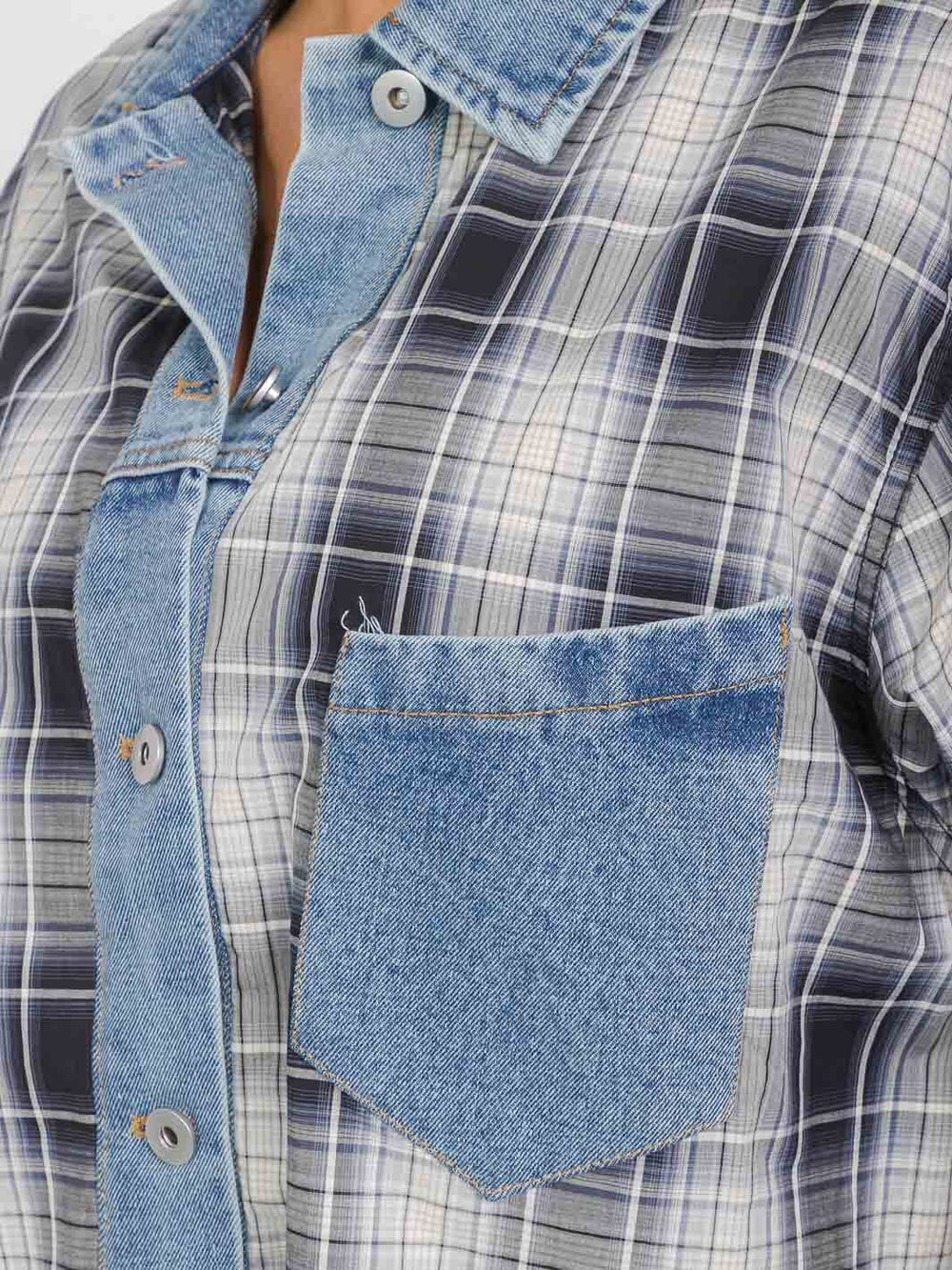 WOMEN'S LONG SLEEVES BUTTON UP DENIM PLAID SHIRT
