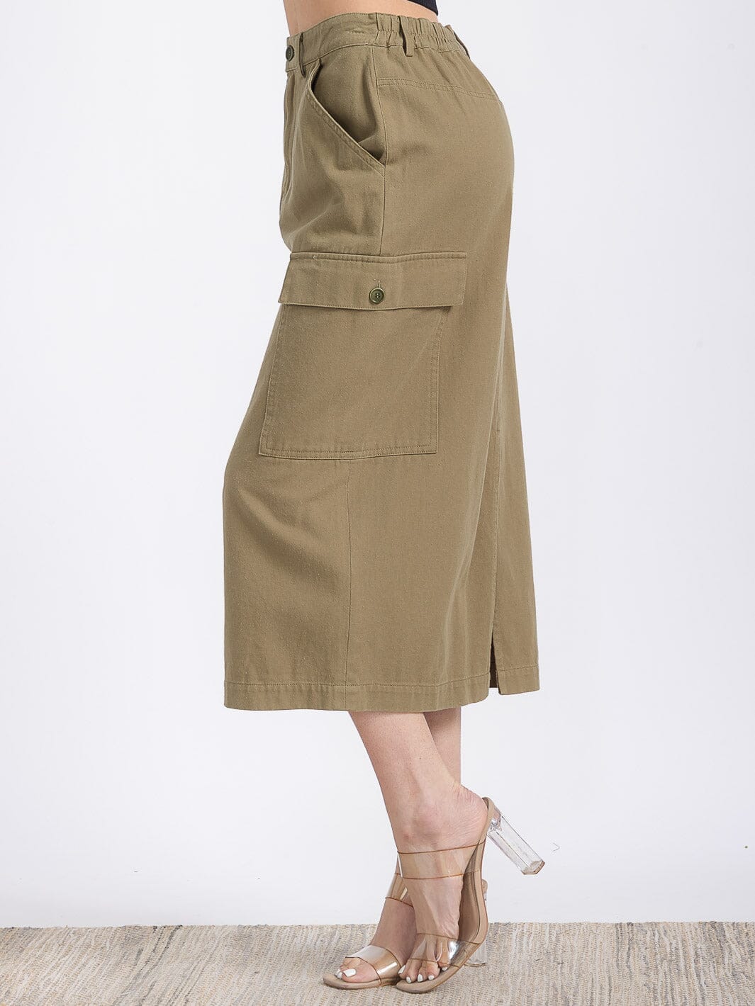 WOMEN'S ELASTIC WAIST BUTTON CLOSURE CARGO POCKETS DENIM MIDI SKIRT