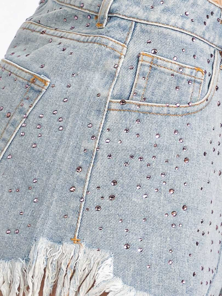 WOMEN'S BUTTON CLOSURE POCKETS STUDS DETAILED DENIM FRINGE MINI SHORTS