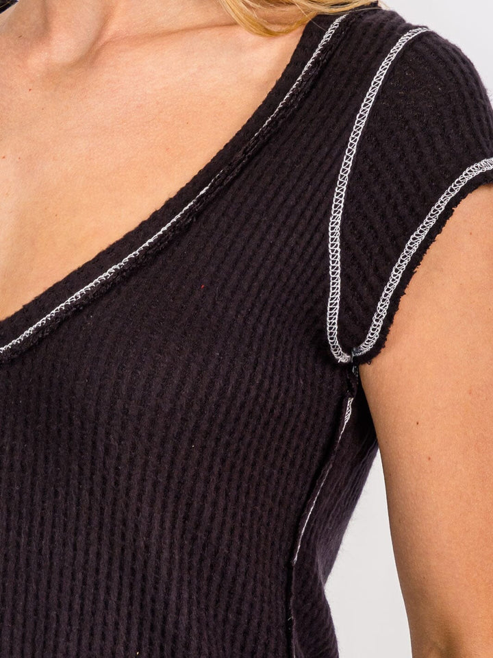 WOMEN'S SHORT SLEEVE V-NECK BASIC TOP