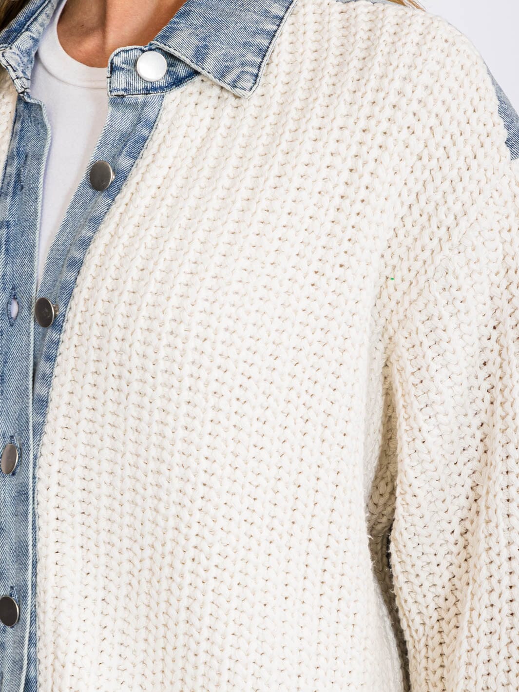 WOMEN'S LONG SLEEVE BUTTON CLOSURE KNIT DENIM CONTRAST DISTRESS JACKET
