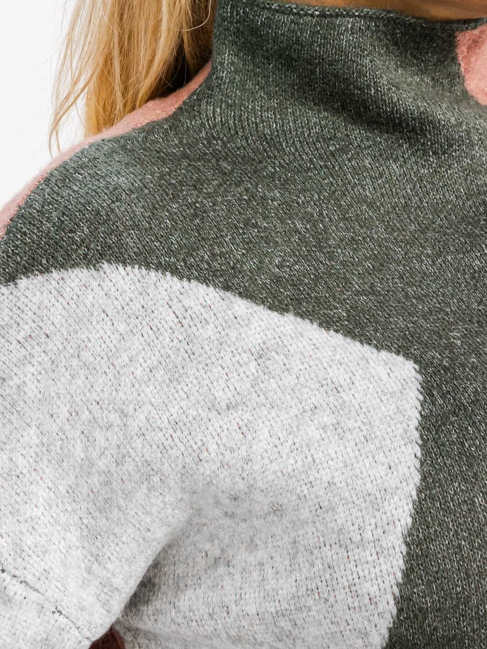 PLUS SIZE LONG SLEEVE MOCK NECK COLORBLOCK PULLOVER SWEATER