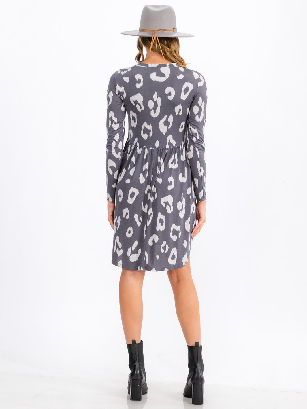 WOMEN'S LONG SLEEVE ELASTIC WAIST FRONT POCKETS ANIMAL PRINT MINI DRESS