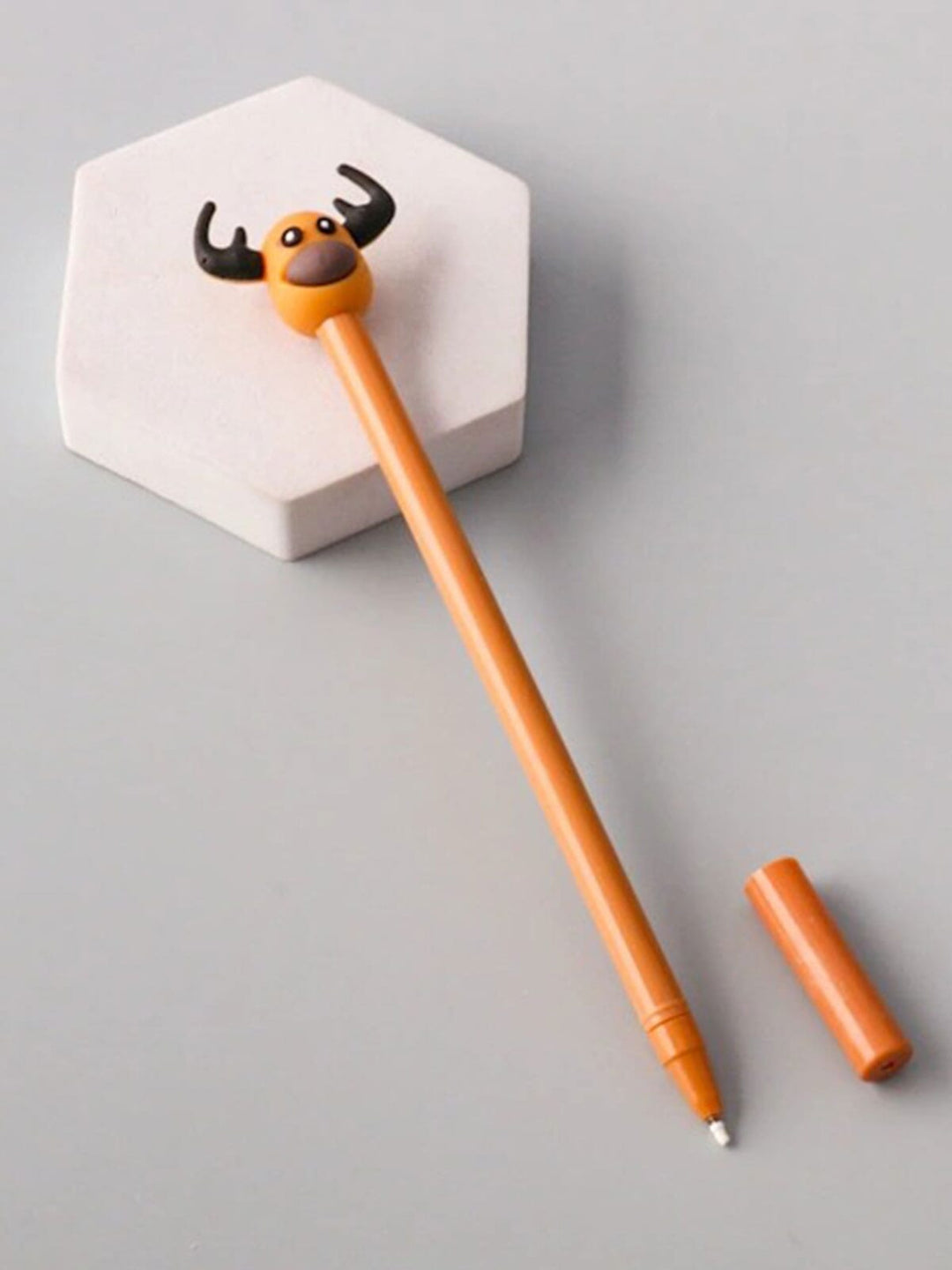 ASSORTED COLORS & DESIGN PENS