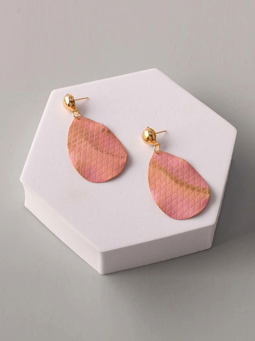 FASHION ASSORTED COLORS HANGING EARRINGS