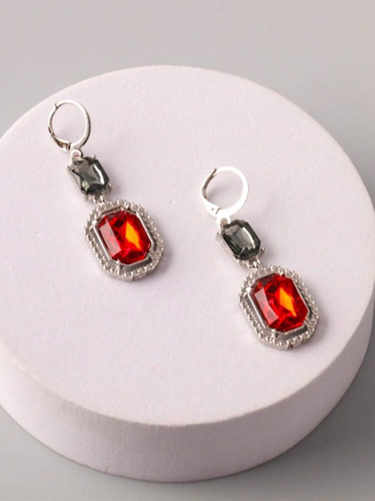 FASHION ASSORTED COLORS STUDS EARRINGS