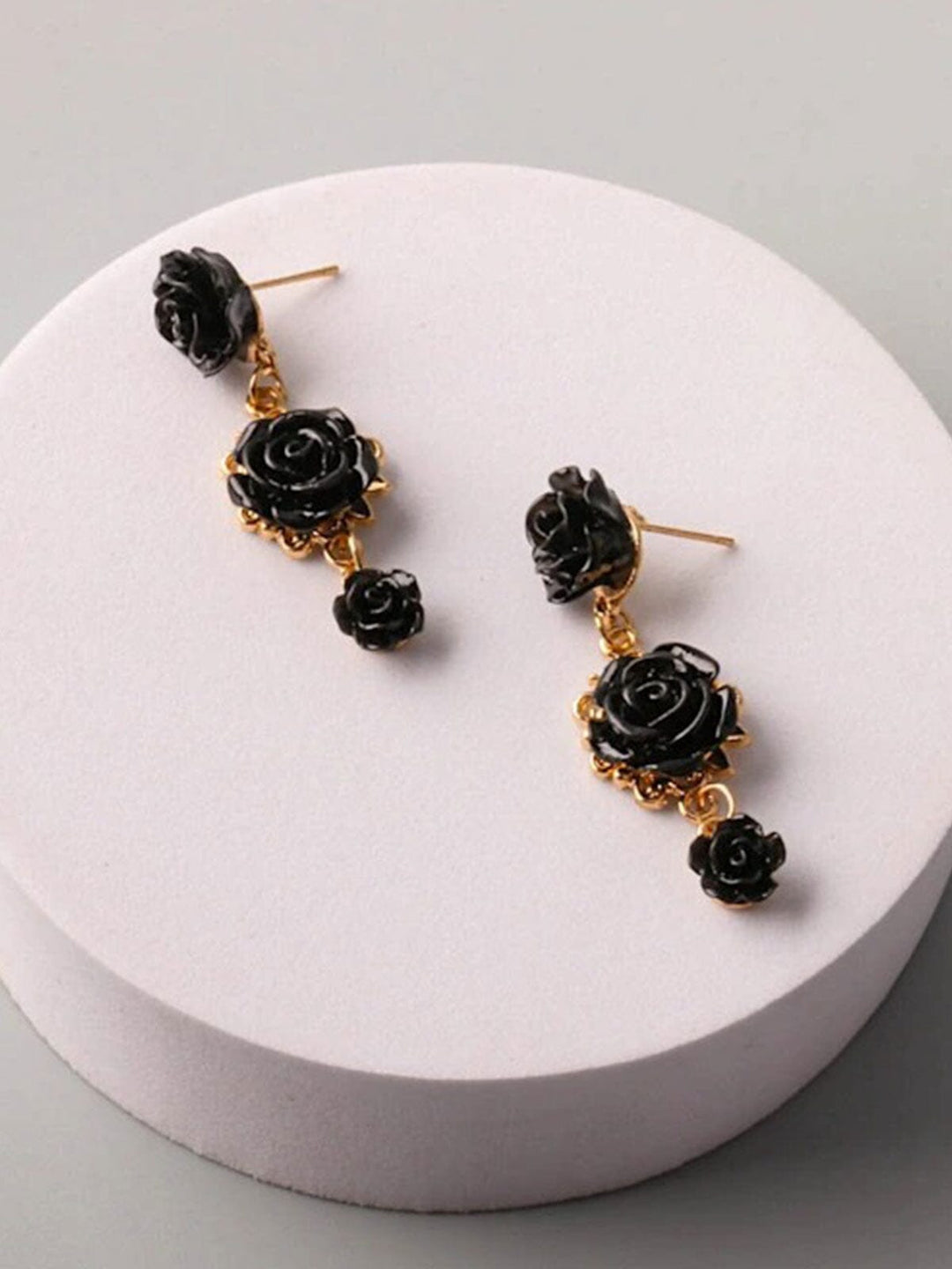 FASHION BLACK & RED ROSES HANGING EARRINGS