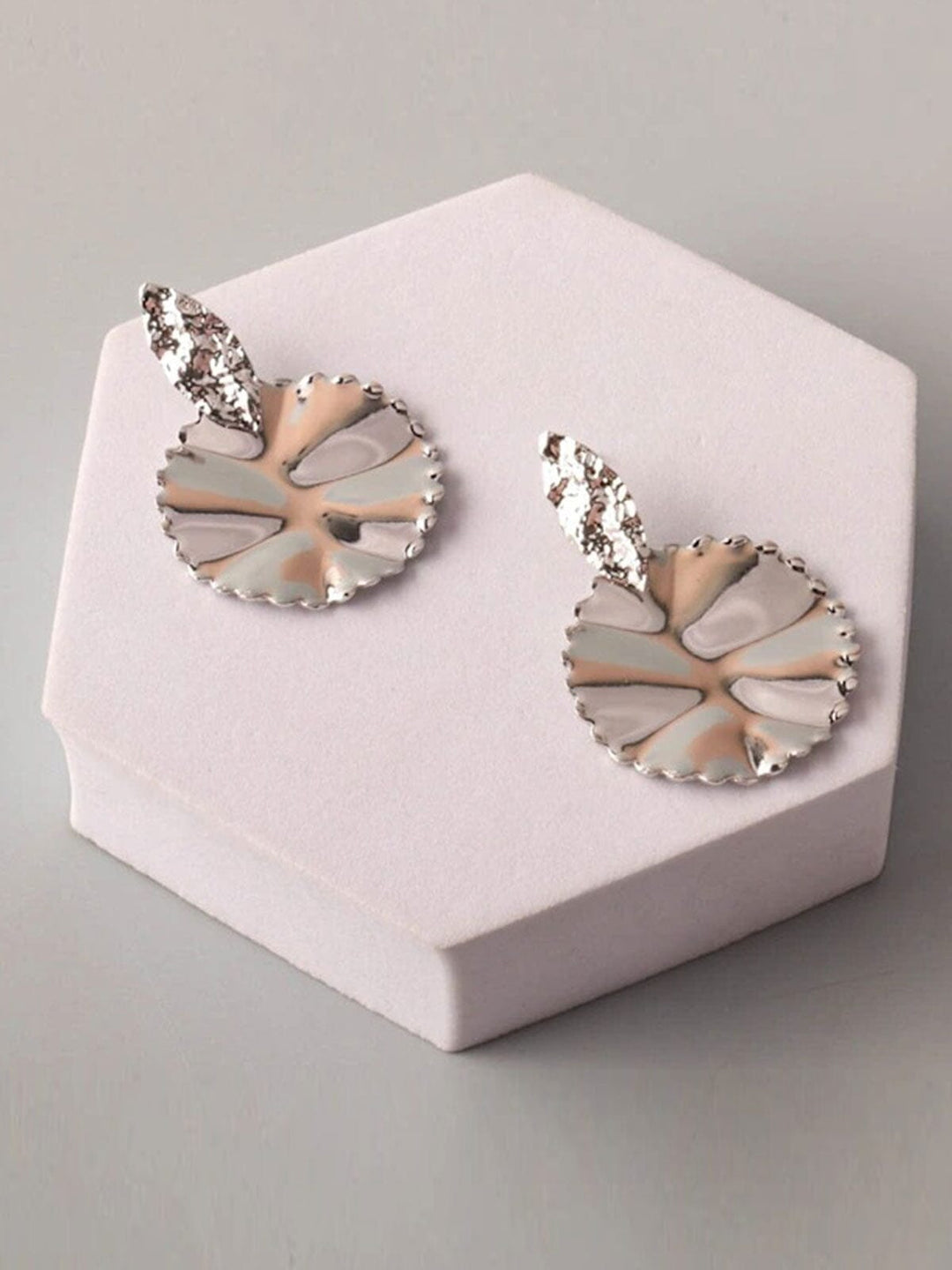 FASHION GOLD & SILVER HANGING EARRINGS