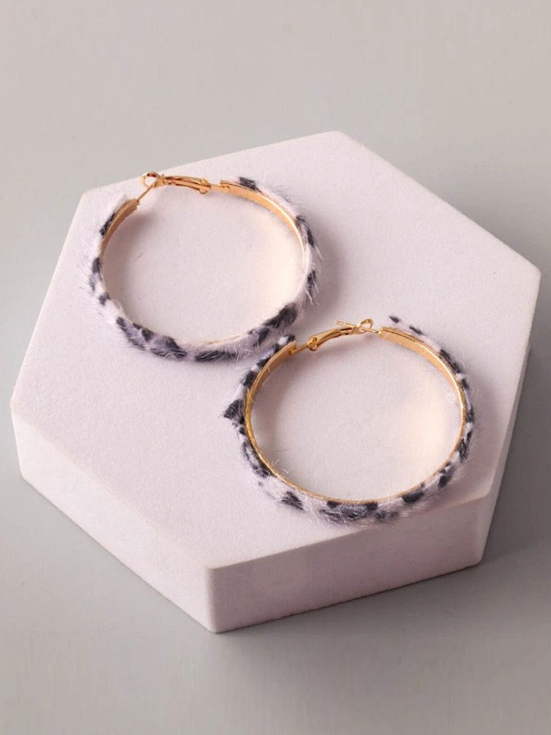 FASHION ANIMAL PRINT HOOP EARRINGS