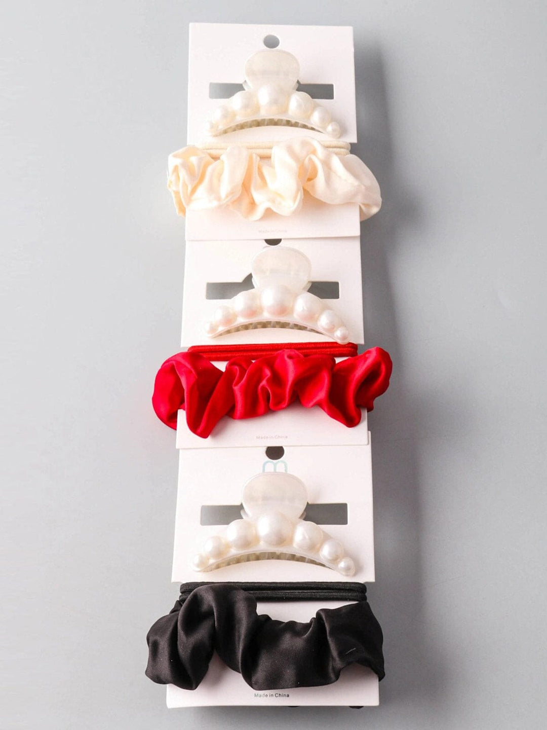 FASHION ASSORTED COLORS SCRUNCHIES & HAIR CLIPS SET