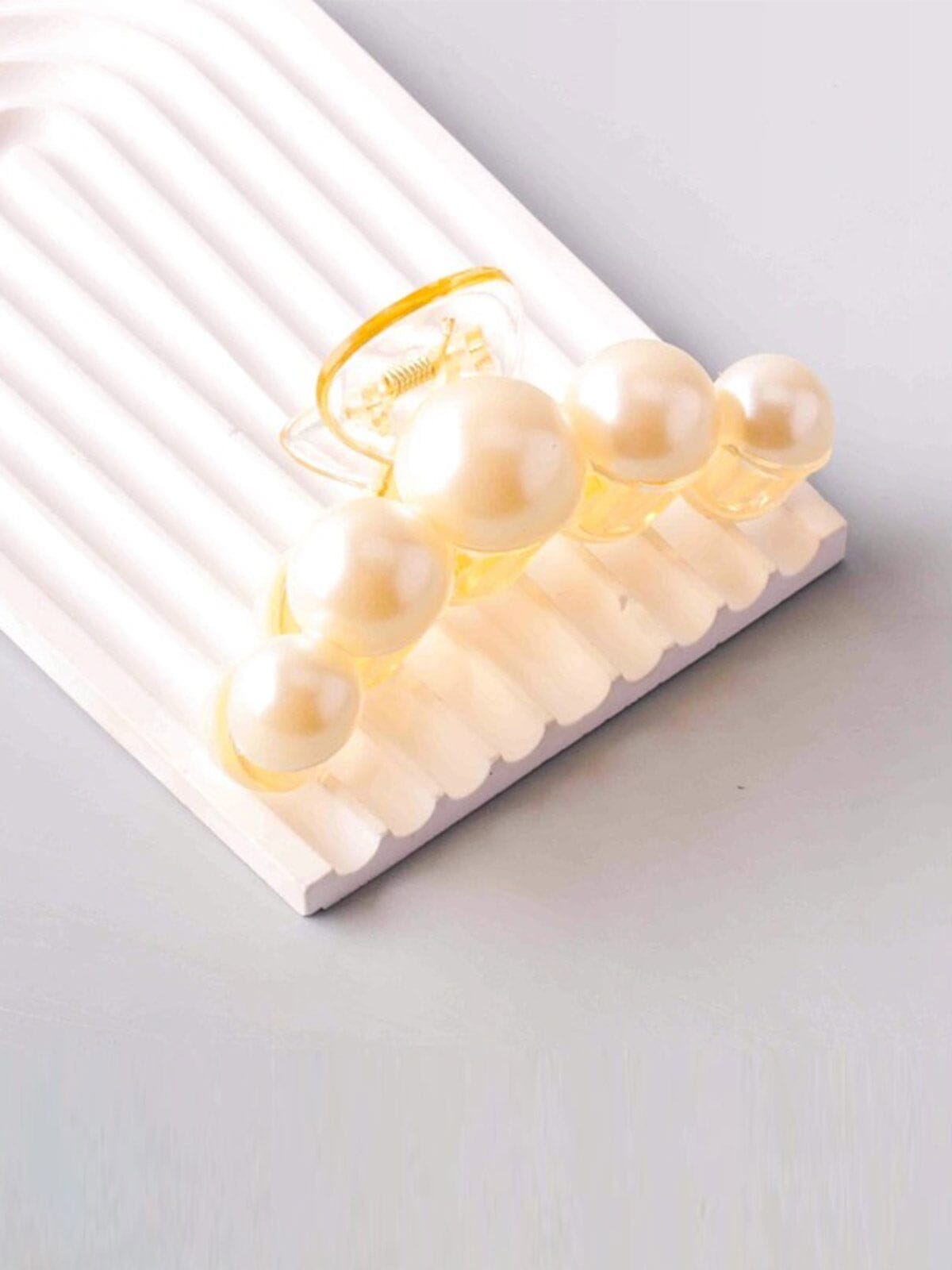 FASHION WHITE PEARL CLAW HAIR CLIPS