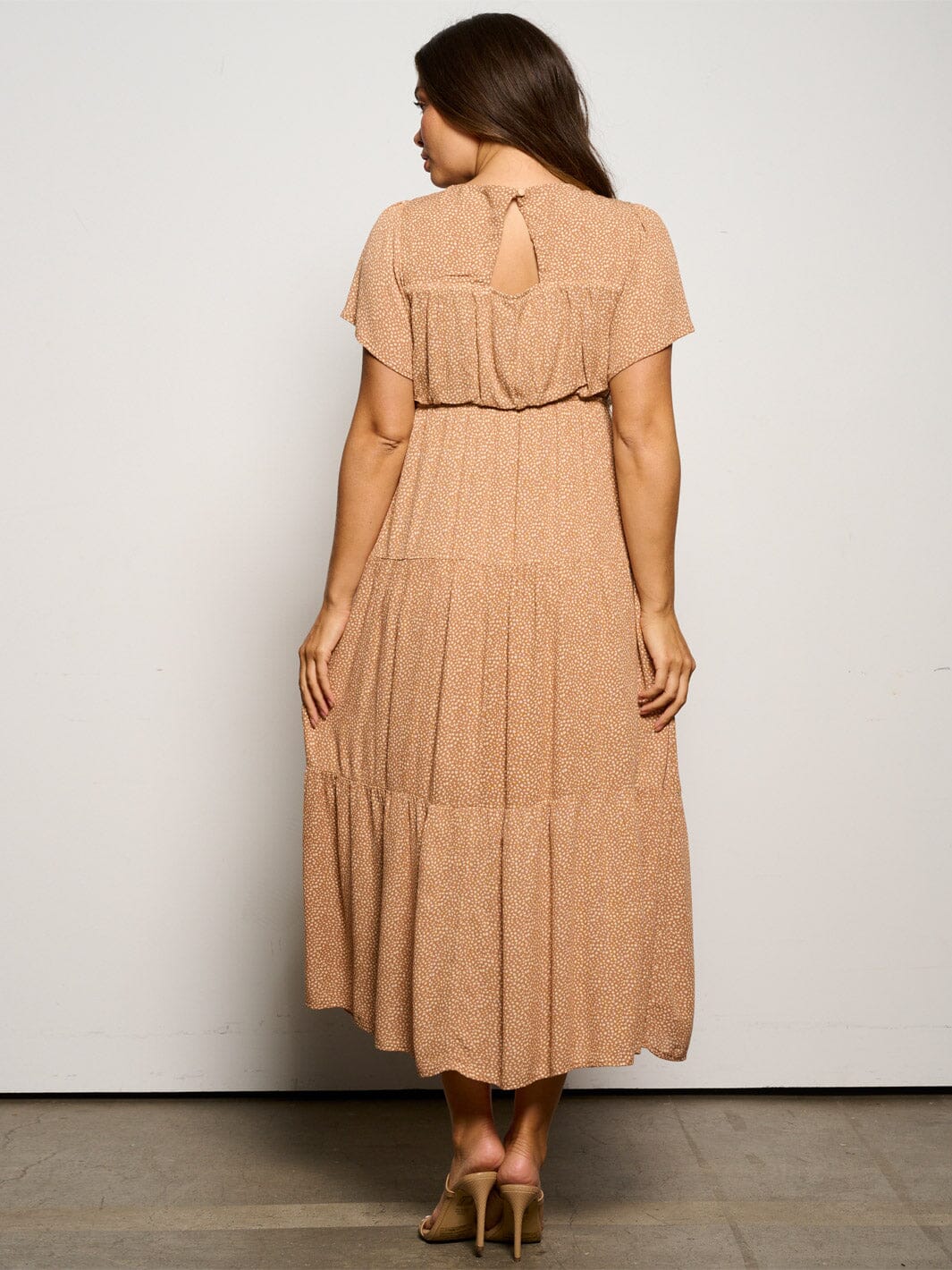 WOMEN'S SHORT SLEEVE ELASTIC WAIST TIERED FLORAL MIDI DRESS