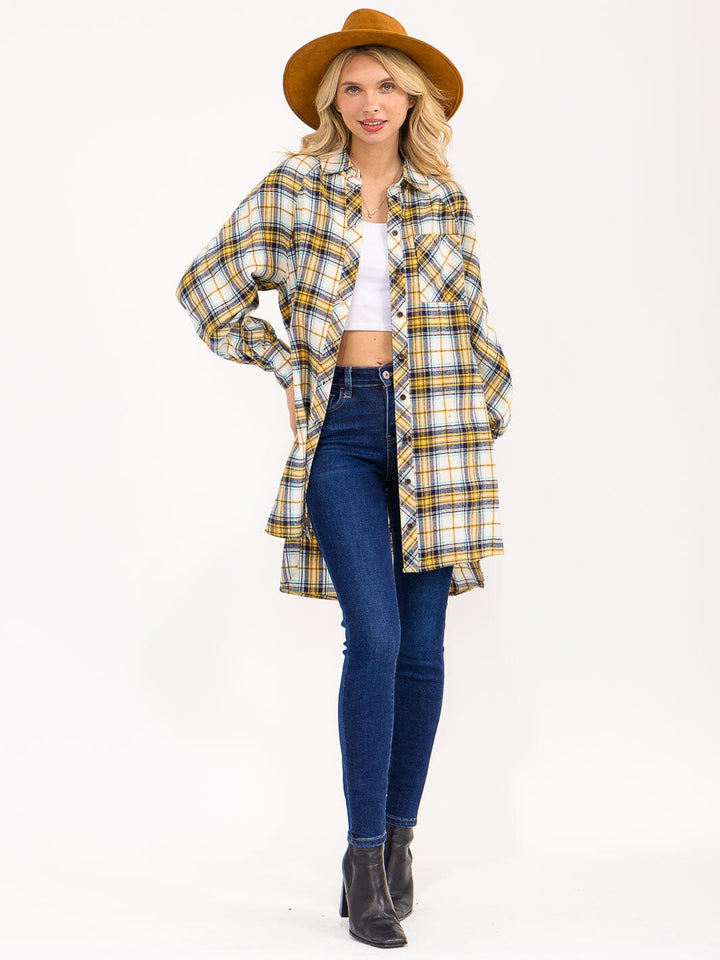 WOMEN'S LONG SLEEVE BUTTON CLOSURE FRONT POCKETS PLAID OVERSIZED SHIRT