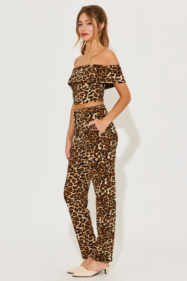 WOMEN'S OFF SHOULDER TOP & BUTTON CLOSURE SKINNY PANTS ANIMAL PRINT 2PC. SET