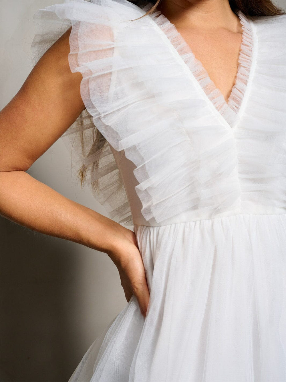 WOMEN'S SLEEVELESS V-NECK RUFFLE TIERED MAXI DRESS