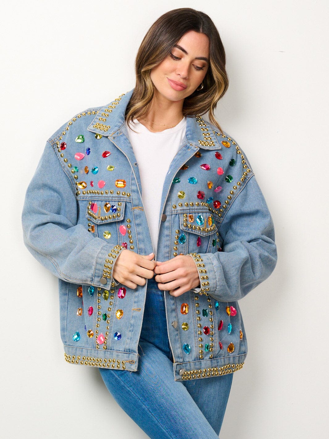 WOMEN'S LONG SLEEVE BUTTON CLOSURE MULTI COLOR STUDS DETAILED DENIM AJCKET