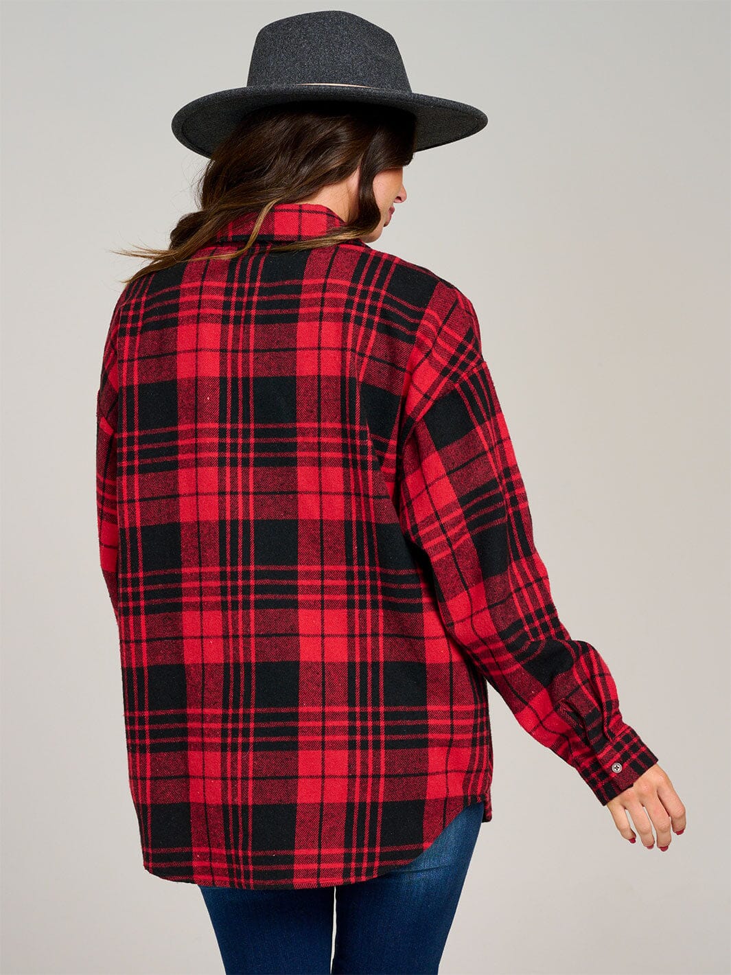WOMEN'S LONG SLEEVE FRONT POCKET BUTTON UP PLAID SHIRT
