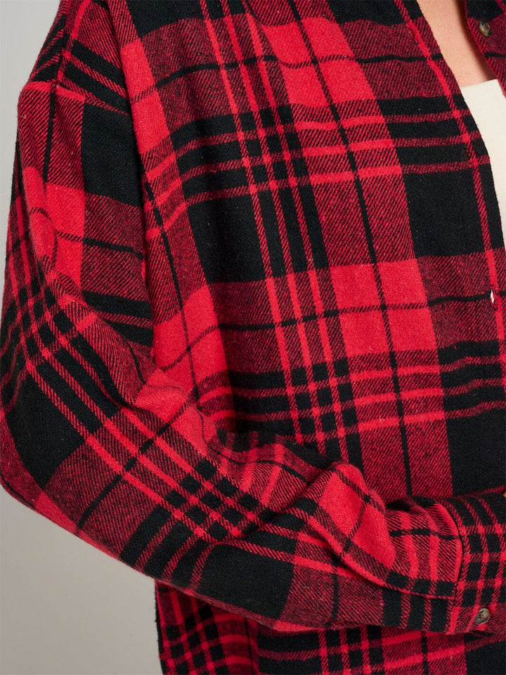 WOMEN'S LONG SLEEVE FRONT POCKET BUTTON UP PLAID SHIRT