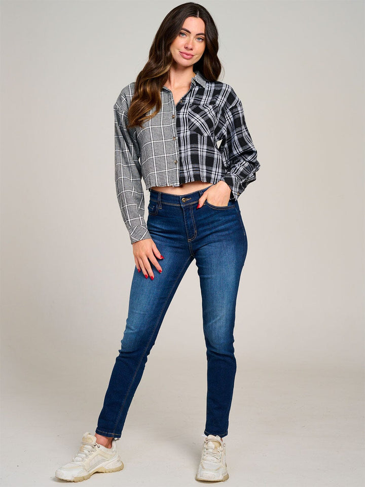 WOMEN'S LONG SLEEVE FRONT POCKET BUTTON UP PLAID SHIRT